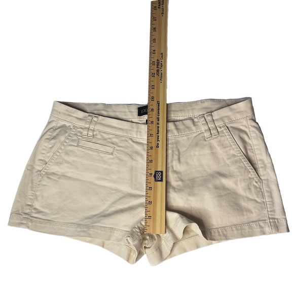 NWOT Express 2 Mid Rise Shortie Chino Shorts Beige Women’s - Picture 5 of 11